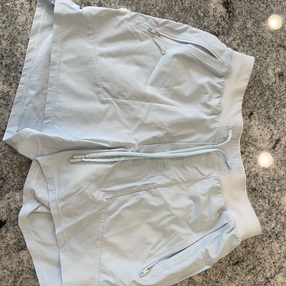 Lululemon Men’s License to Train Shorts 5” Inseam Medium